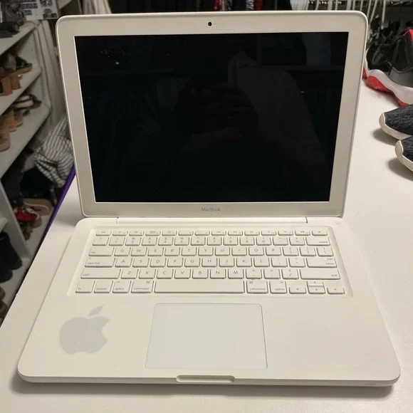 Apple MacBook 13”